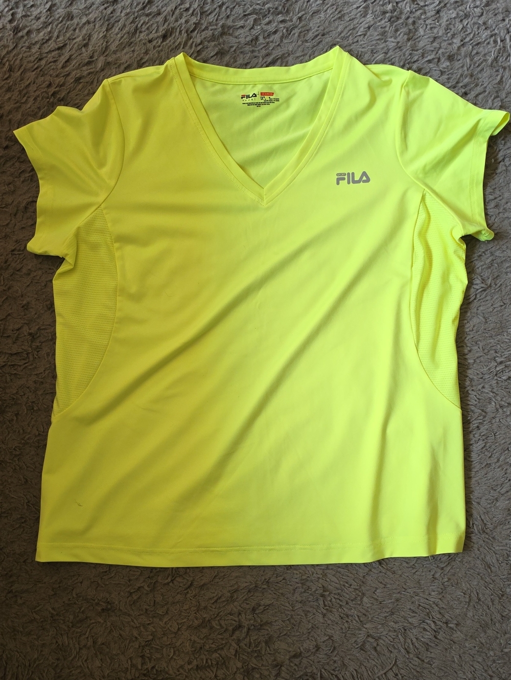 EUC FILA Size 1X Neon Yellow V-Neck T-shirt